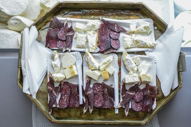 Delicious Sarajevo: Eat, Walk & Discover City Tour - Sarajevo on a plate, from Tržnica to Baščaršija