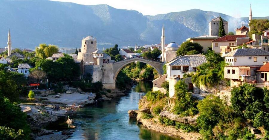 From Dubrovnik: Day Trip to Mostar and Kravice Falls - Dubrovnik to Bosnia: a long but scenic morning