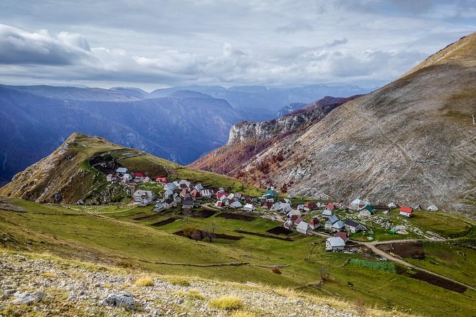 Hiking between Bosnia and Herzegovina - Day 1: Čvrsnica, Veliki Vilinac, and Hajdučka vrata