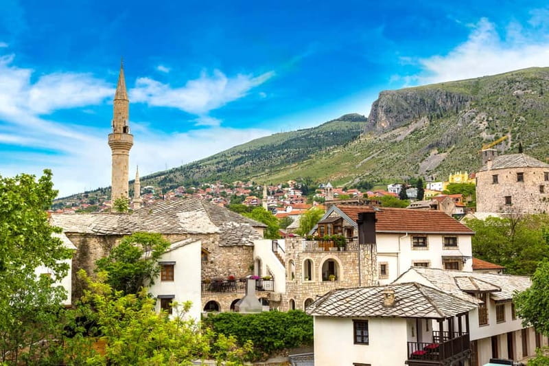 Mostar & Kravice Waterfalls: Guided Day Trip from Dubrovnik - Leaving Dubrovnik and crossing into Bosnia and Herzegovina