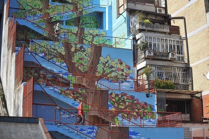 SARAJEVO STREET ART TOUR (art, history & mystery) - sARTajevo! - What the guides add to the walk