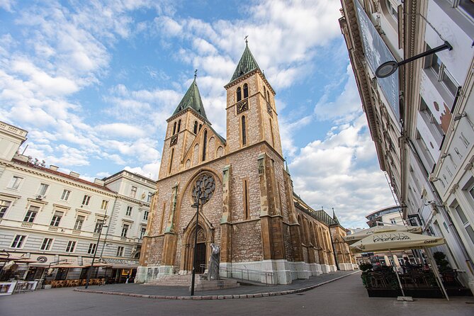 Sarajevo Uncovered: Old Town Tour with Coffee and Food Tasting - Gazi Husrev-beg Mosque and the oldest alleys
