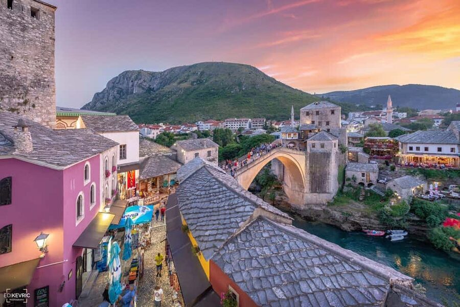 Split/Trogir: Mostar and Medjugorje Tour with Wine Tasting - Crossing from Croatia into Herzegovina