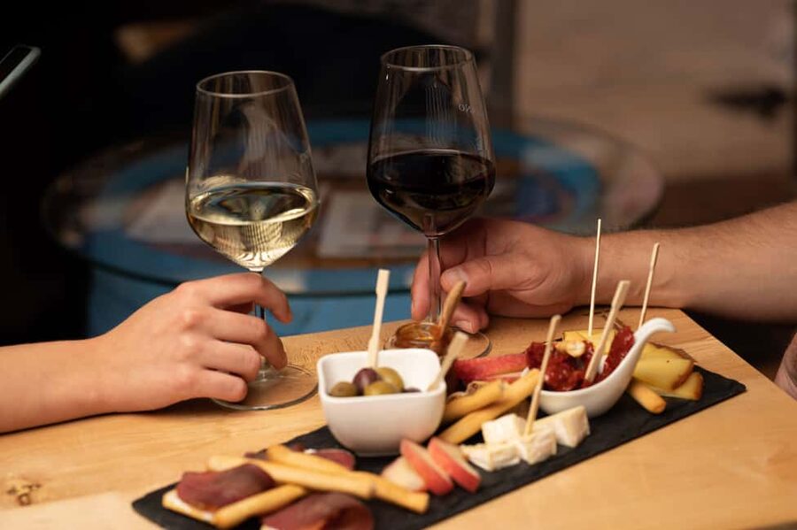 Split/Trogir: Mostar and Medjugorje Tour with Wine Tasting - A short Bosnian wine tasting