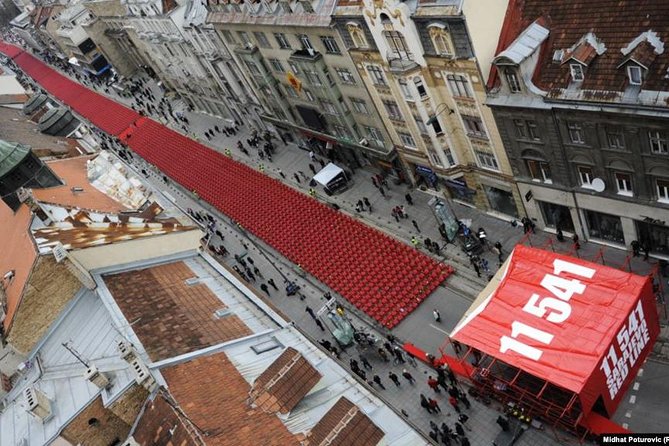 Times of Misfortune - Life Under Siege and the Tunnel of Hope - City Hall, Markale, and the streets that carried the war